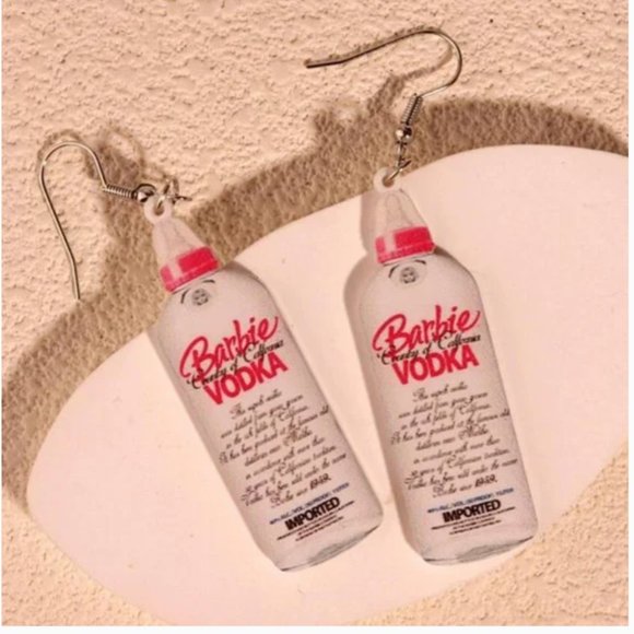 ⭐️❤️ FREE Vodka Drink Alcohol Barbie Chic Drop Glam Hipster Party Artsy Earrings - Picture 4 of 4